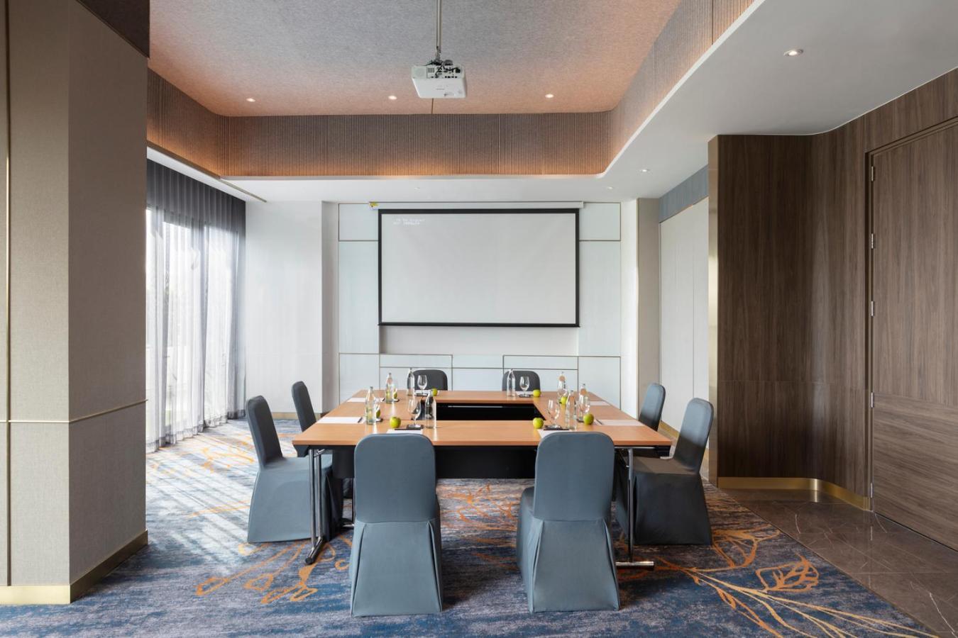 נונטאבורי Oakwood Suites Tiwanon Bangkok מראה חיצוני תמונה